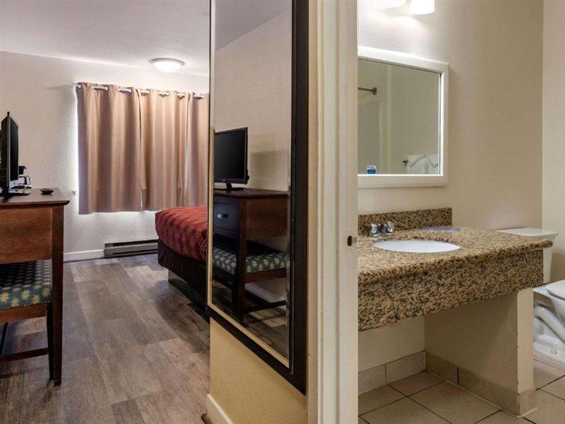 Bay Breeze Inn Seaside Bagian luar foto