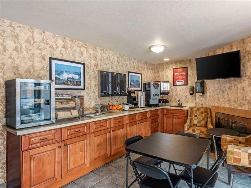 Bay Breeze Inn Seaside Bagian luar foto