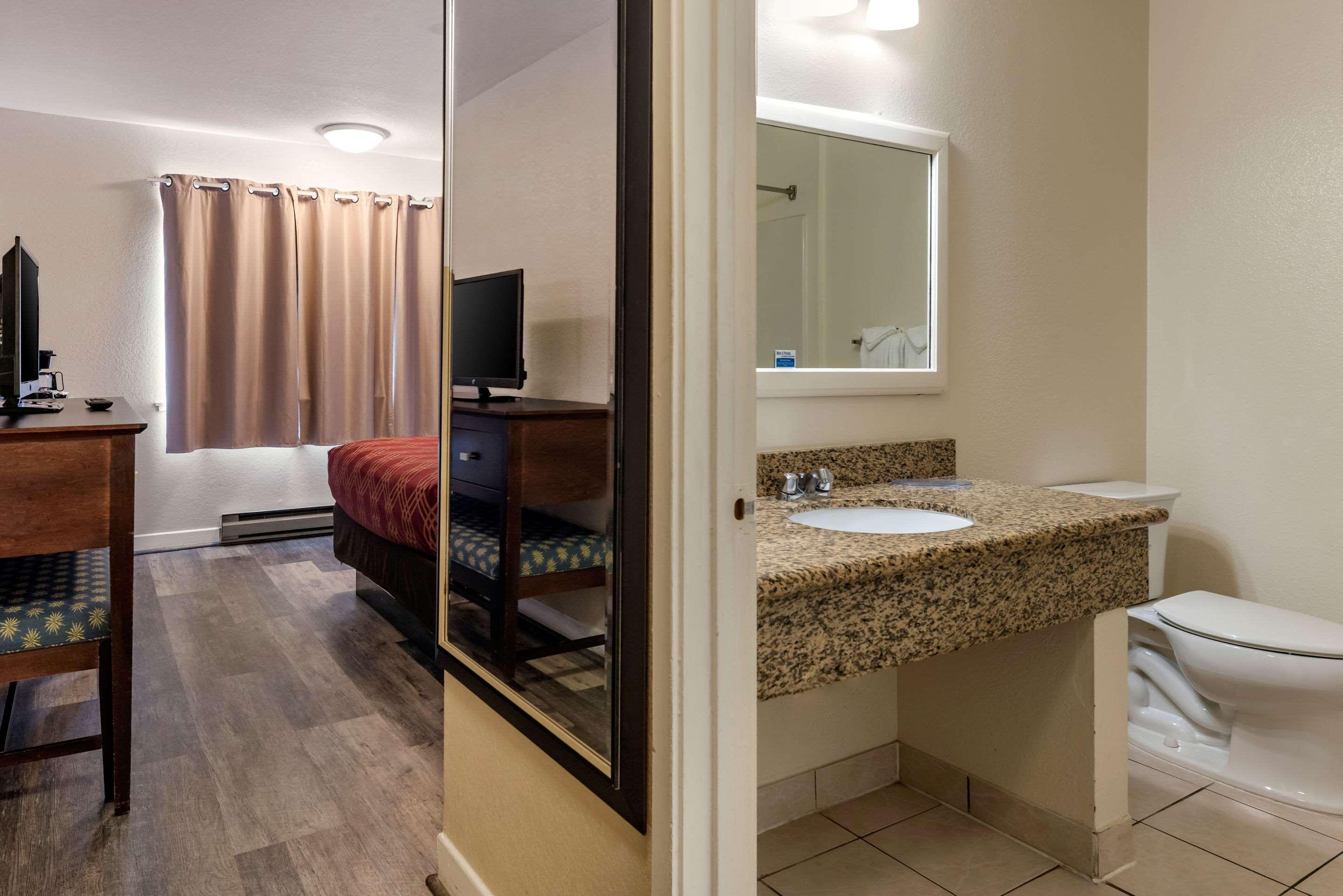 Bay Breeze Inn Seaside Bagian luar foto