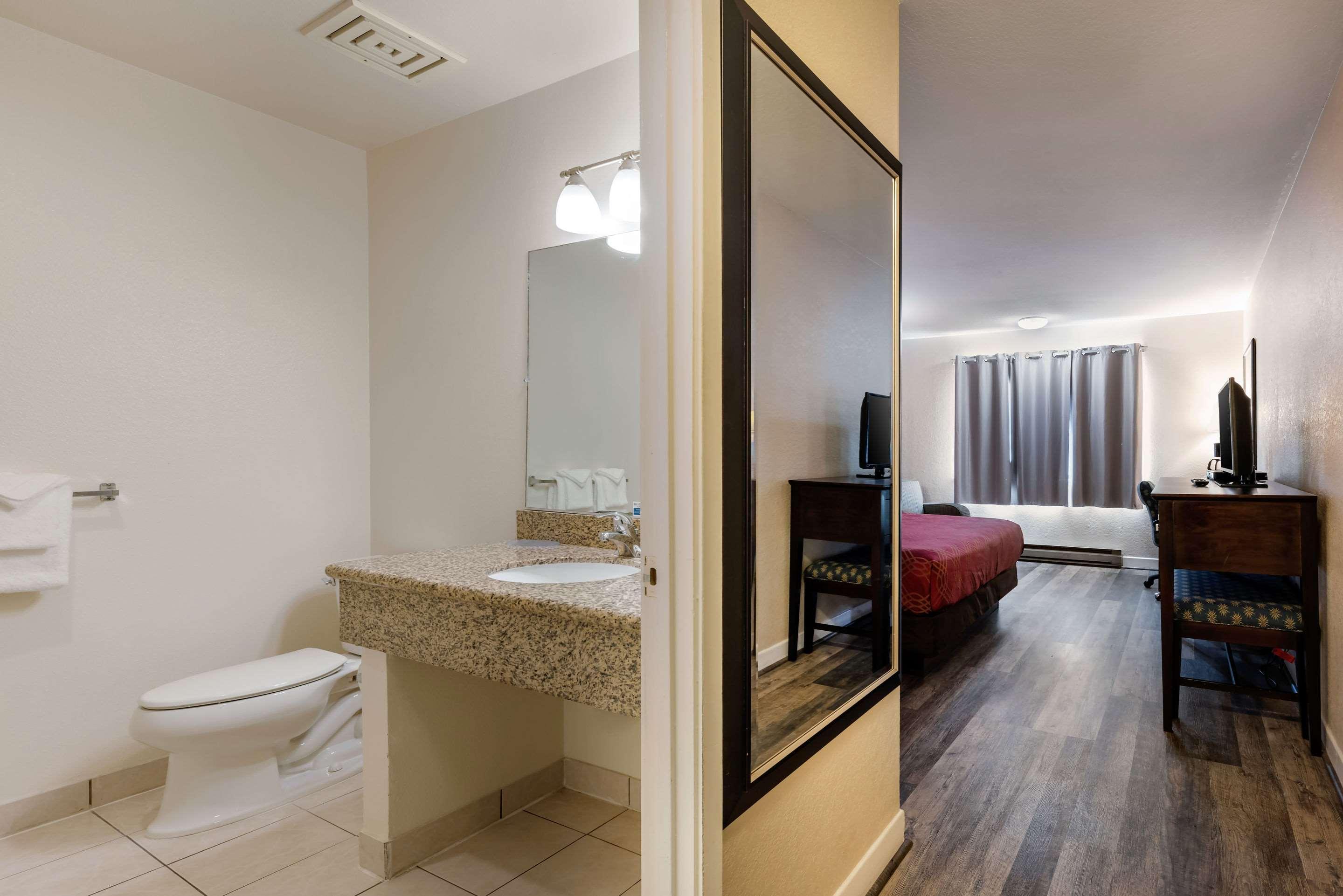 Bay Breeze Inn Seaside Bagian luar foto