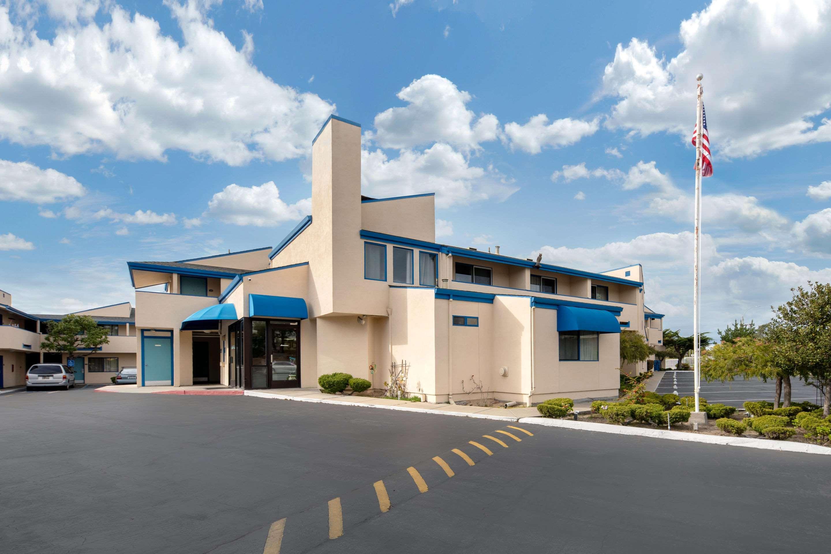 Bay Breeze Inn Seaside Bagian luar foto