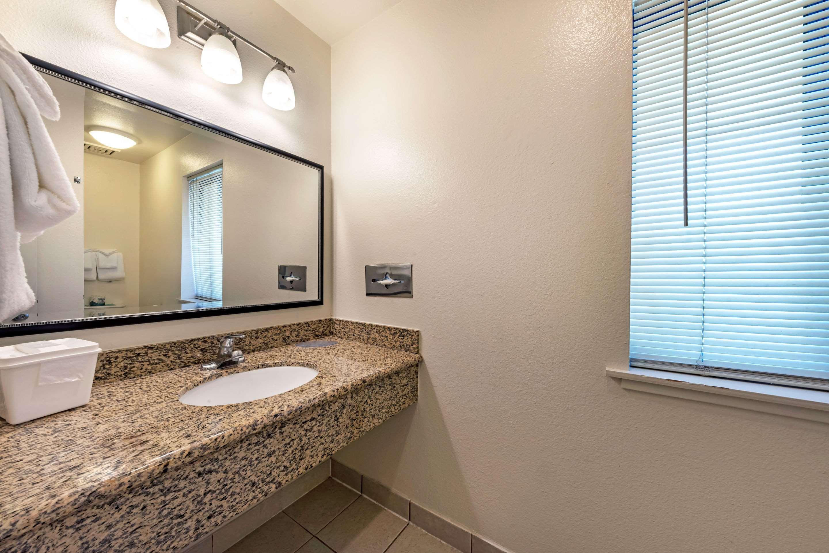 Bay Breeze Inn Seaside Bagian luar foto