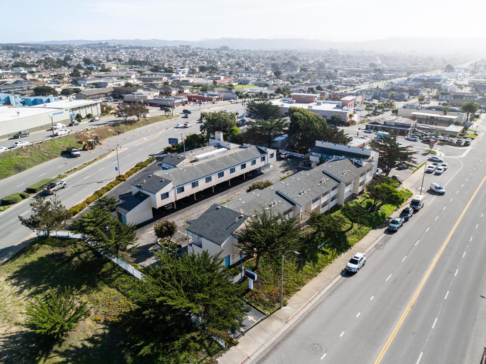 Bay Breeze Inn Seaside Bagian luar foto