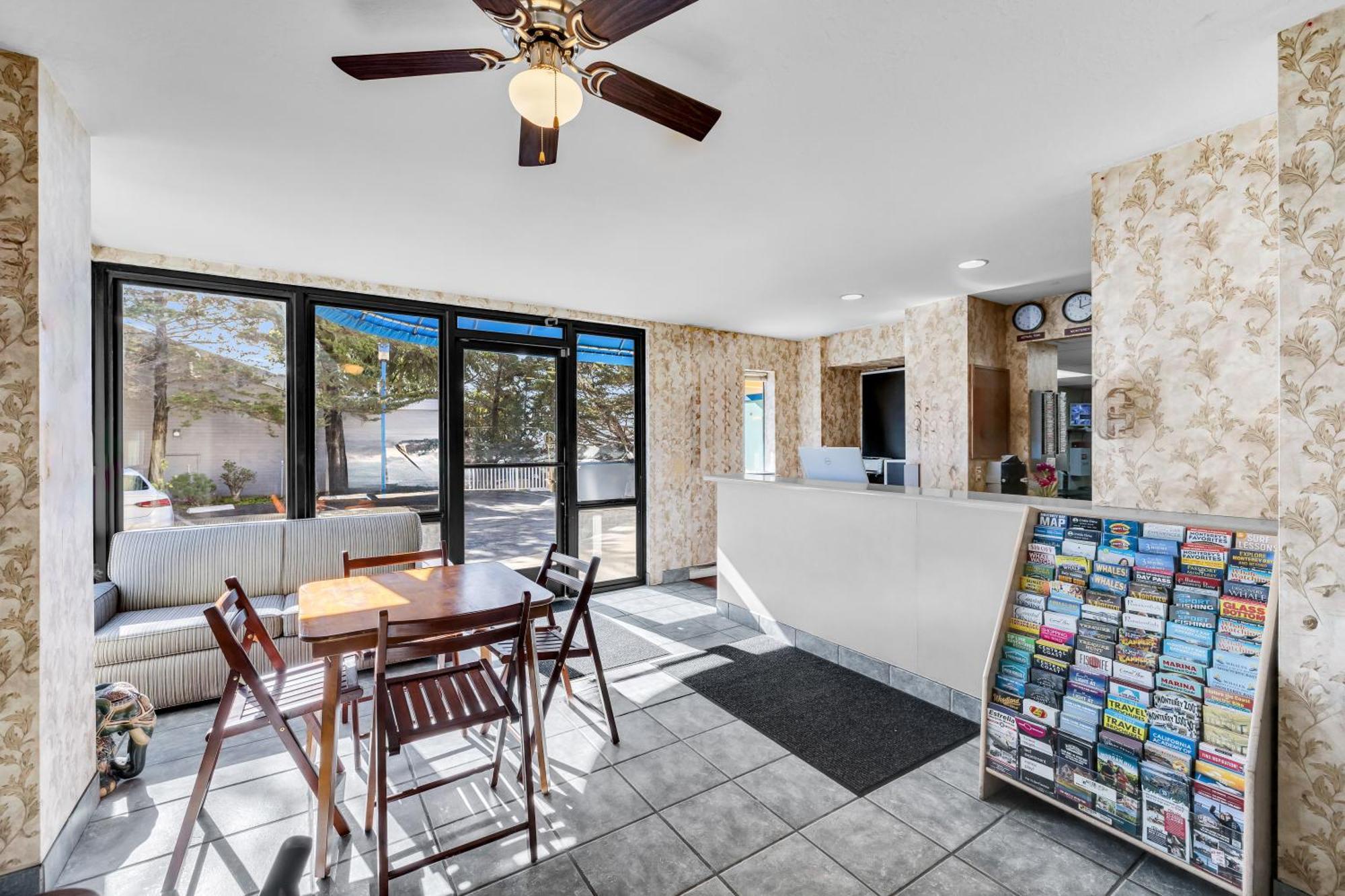 Bay Breeze Inn Seaside Bagian luar foto