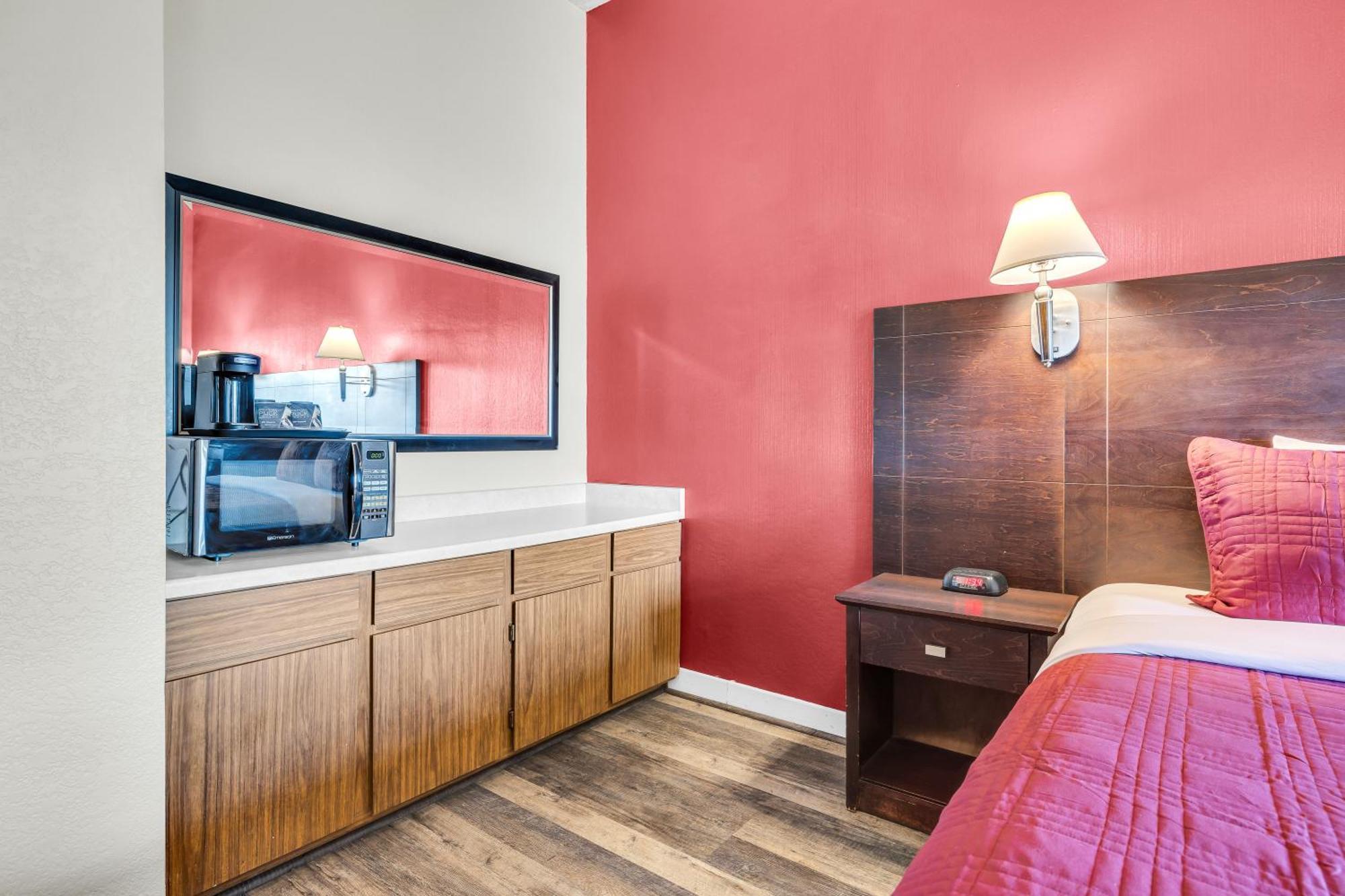 Bay Breeze Inn Seaside Bagian luar foto