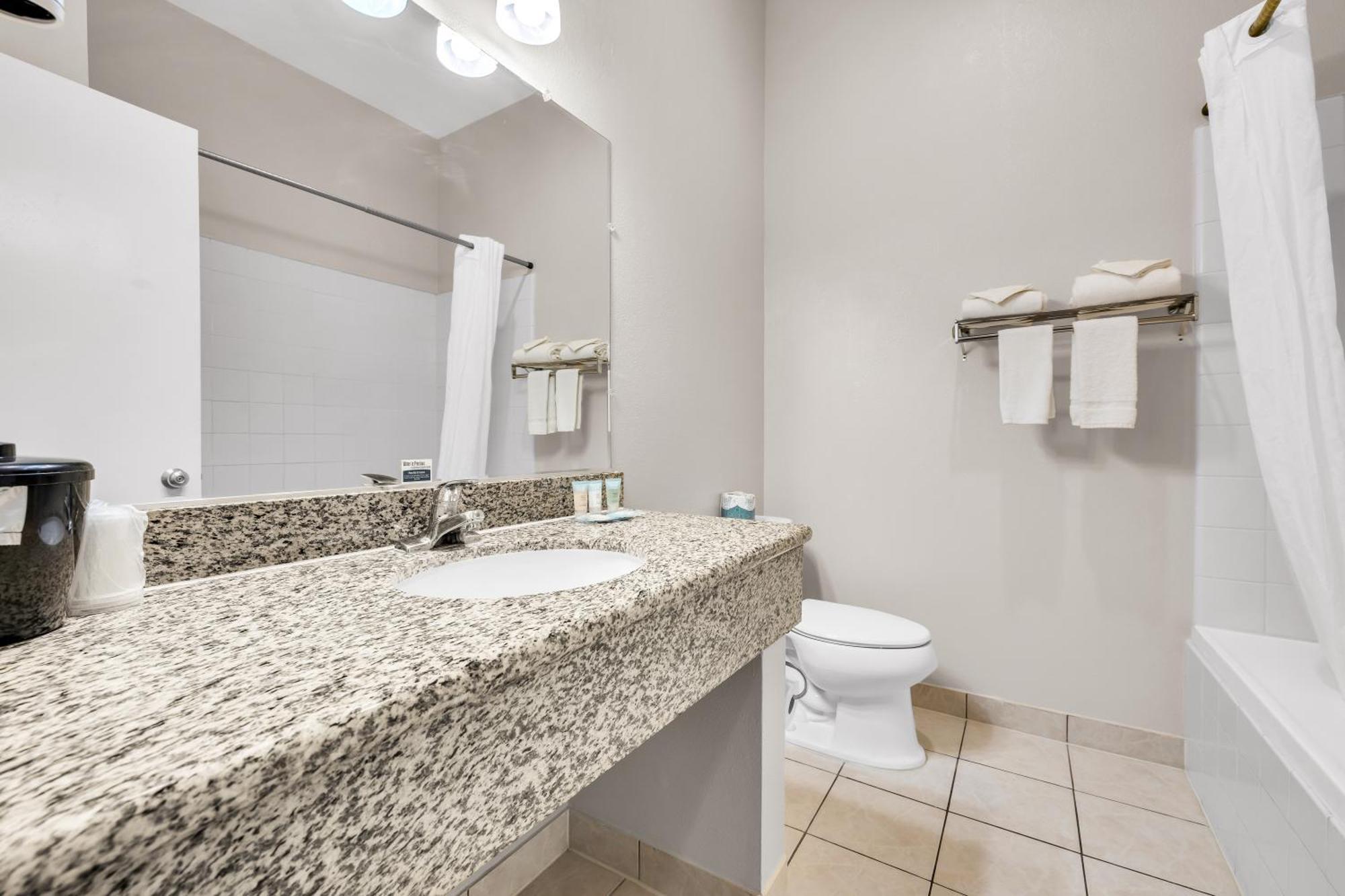 Bay Breeze Inn Seaside Bagian luar foto