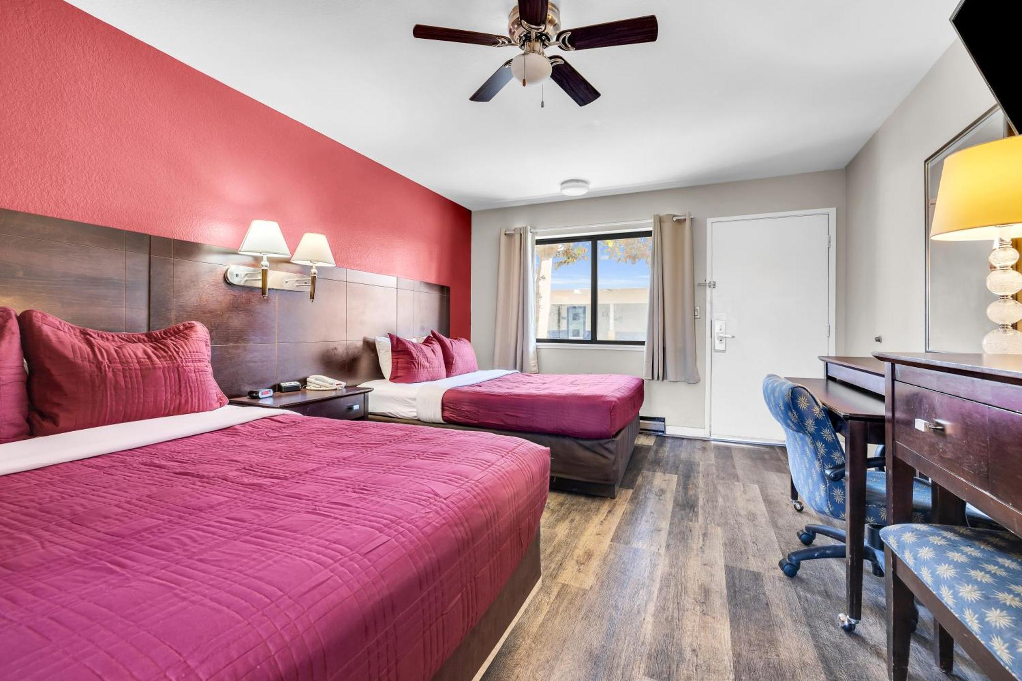 Bay Breeze Inn Seaside Bagian luar foto