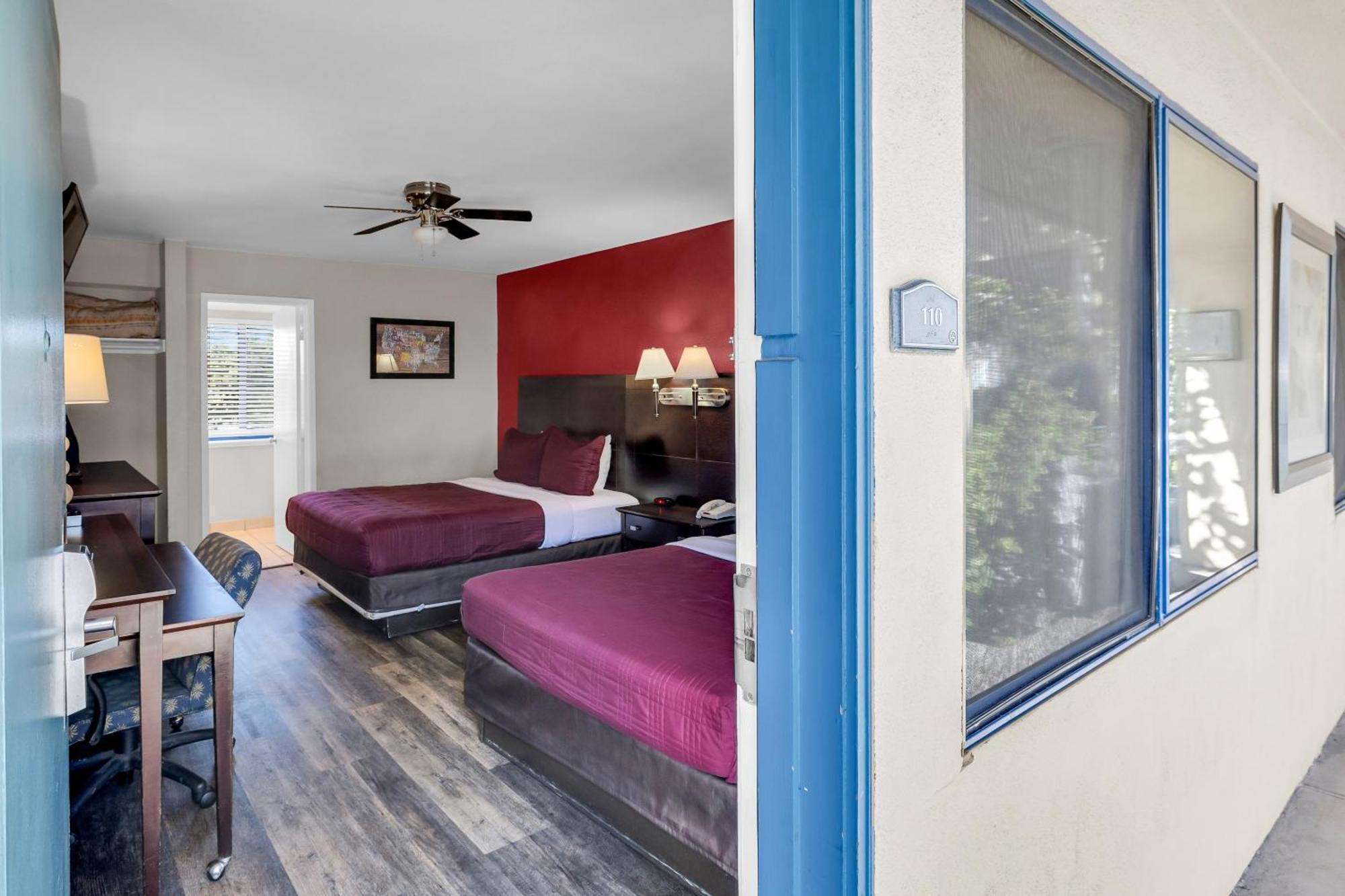 Bay Breeze Inn Seaside Bagian luar foto